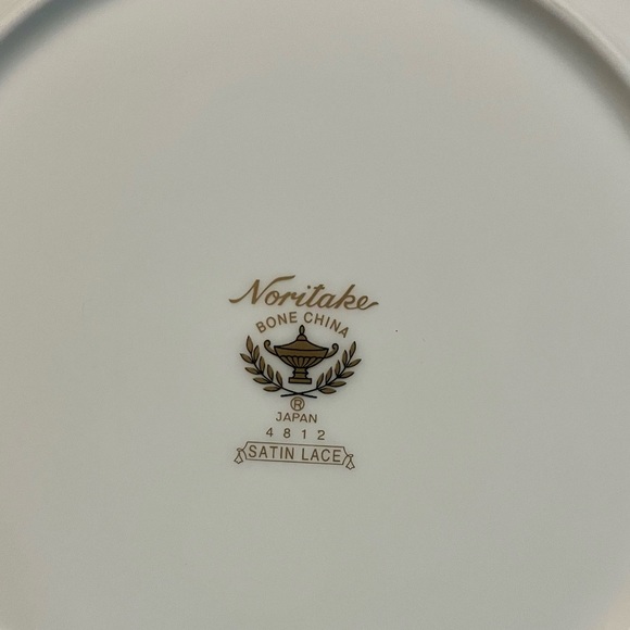 4 - Noritake “Satin Lace” Plates NWT - Picture 6 of 6